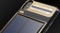 iPhone X Tesla Menggunakan Tenaga Surya